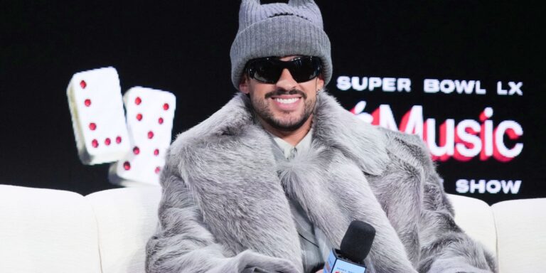 Bad Bunny, vencedor do Grammy e crítico de Trump, canta no Super Bowl bad-bunny,-vencedor-do-grammy-e-critico-de-trump,-canta-no-super-bowl