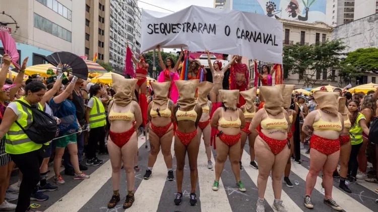 Bloco protesta contra a falta de apoio da Prefeitura de SP bloco-protesta-contra-a-falta-de-apoio-da-prefeitura-de-sp