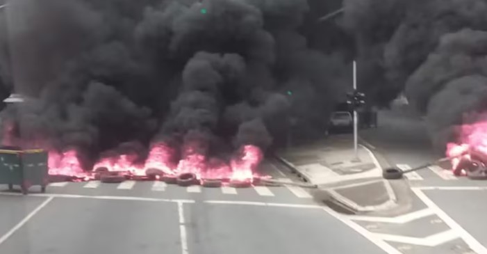 Protesto contra reintegração de posse bloqueia a Avenida Salim Farah Maluf na zona leste protesto-contra-reintegracao-de-posse-bloqueia-a-avenida-salim-farah-maluf-na-zona-leste