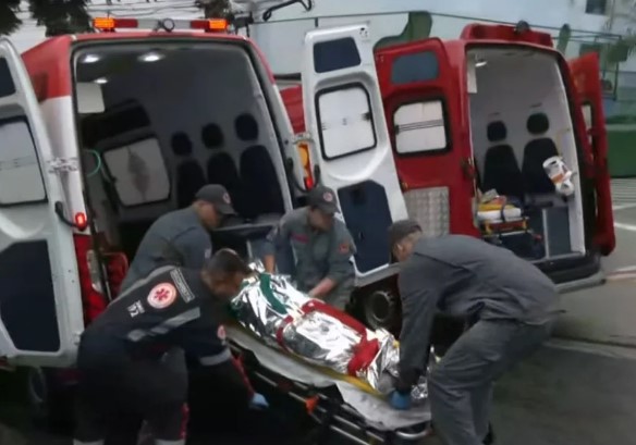 Três pessoas ficam feridas após briga com faca em frente a CEU em Osasco tres-pessoas-ficam-feridas-apos-briga-com-faca-em-frente-a-ceu-em-osasco