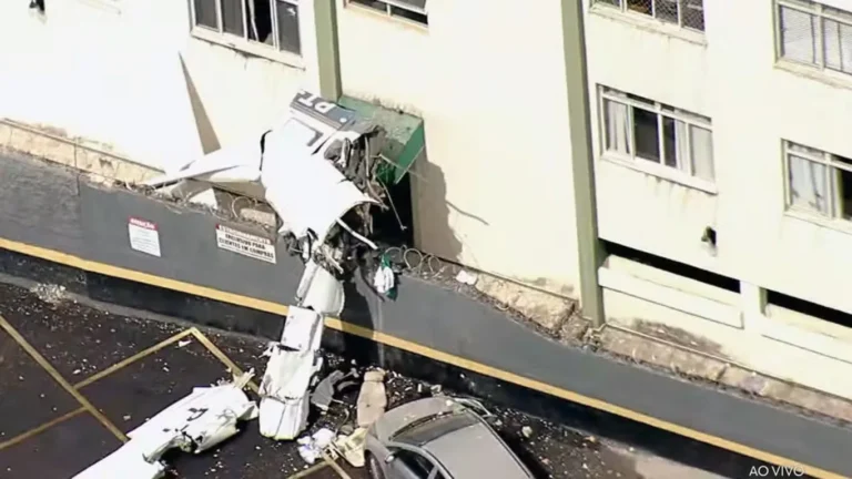 Avião colide com prédio e deixa três mortos em Belo Horizonte