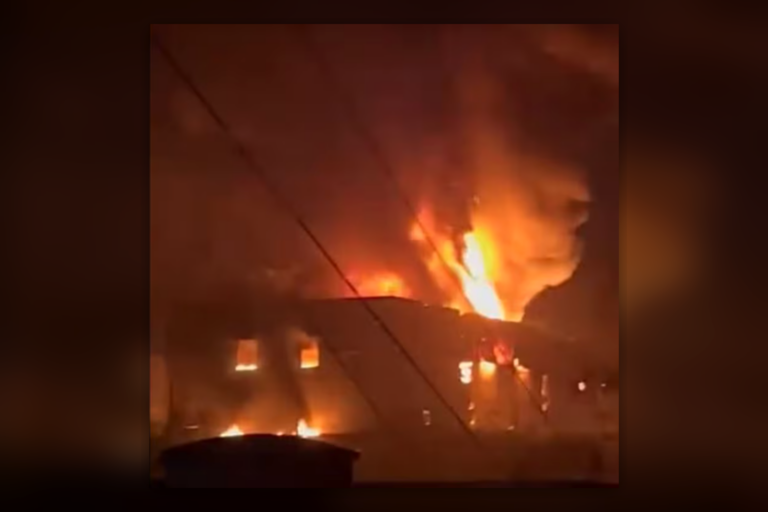 Incêndio atinge fábrica de velas em Mauá, na Grande São Paulo
